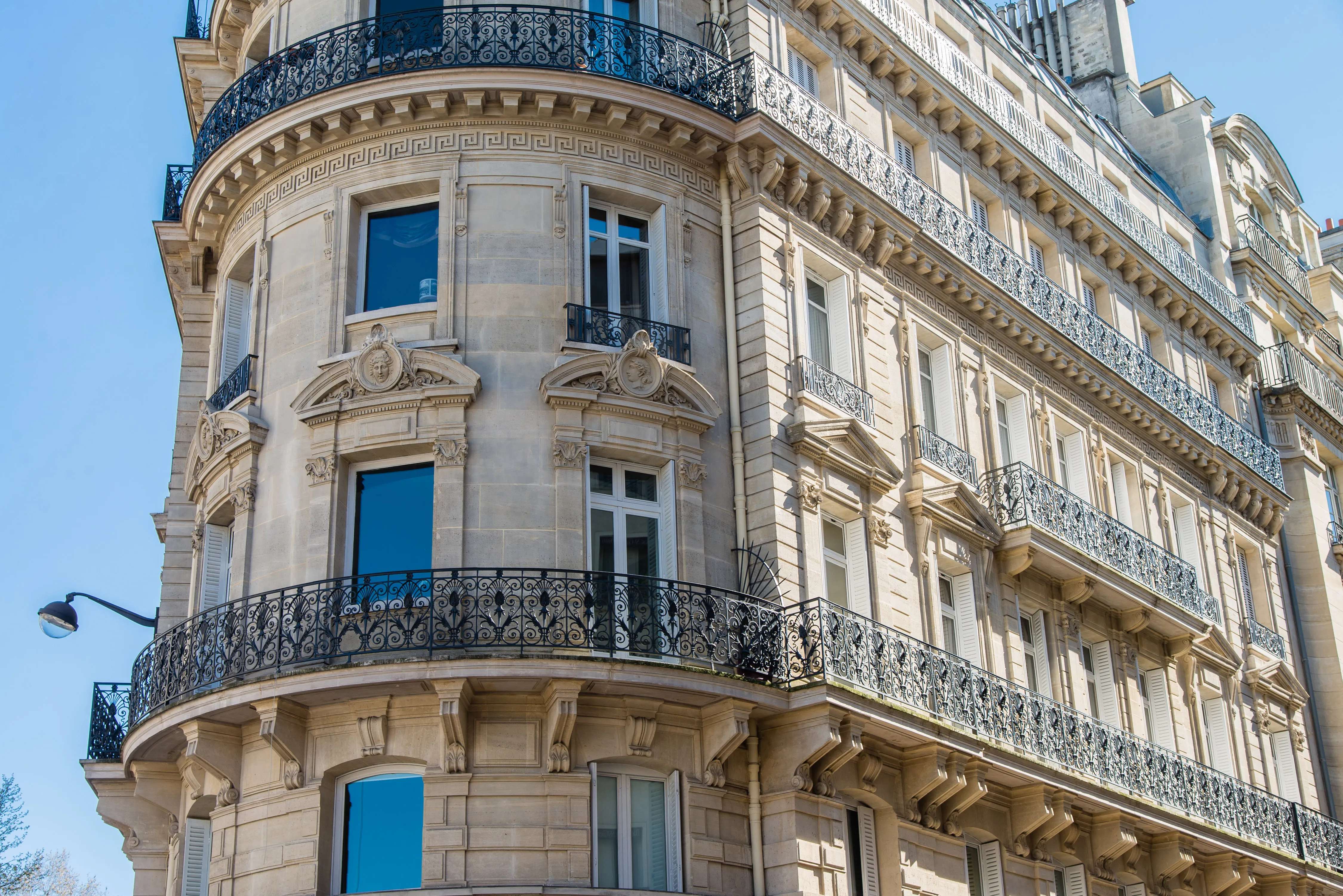 Façade Haussmann Varenne Immobilier Prestige