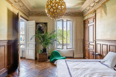 Picture of property: Corner flat with view of the Seine 3