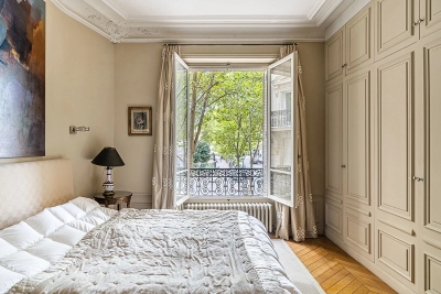 Picture of property: Lovely views of the place Saint-Sulpice 9