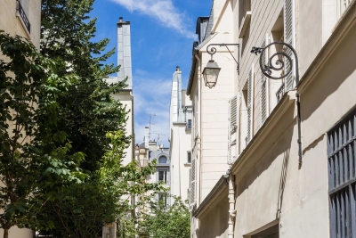 Picture of property: In the heart of Carré des Antiquaires 10