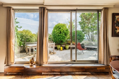 Picture of property: Apartment with wooded terrace and unobstructed view 1