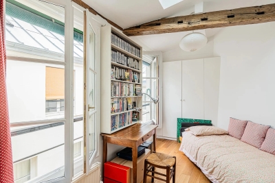 Picture of property: Top-floor apartment with charm 8