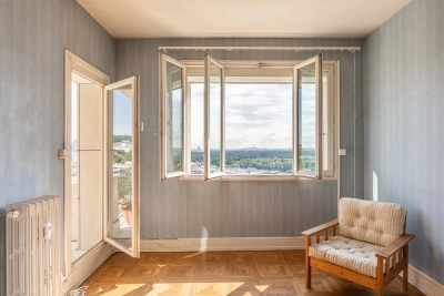 Picture of property: Unobstructed view over Paris and the Seine 10