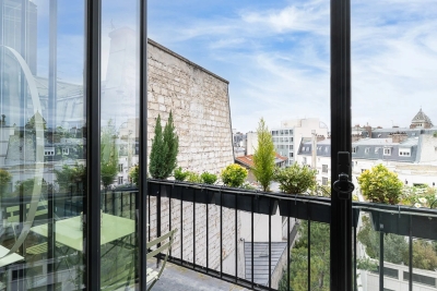 Image du bien : Atelier d&#039;artiste ensoleillé avec terrasse  1