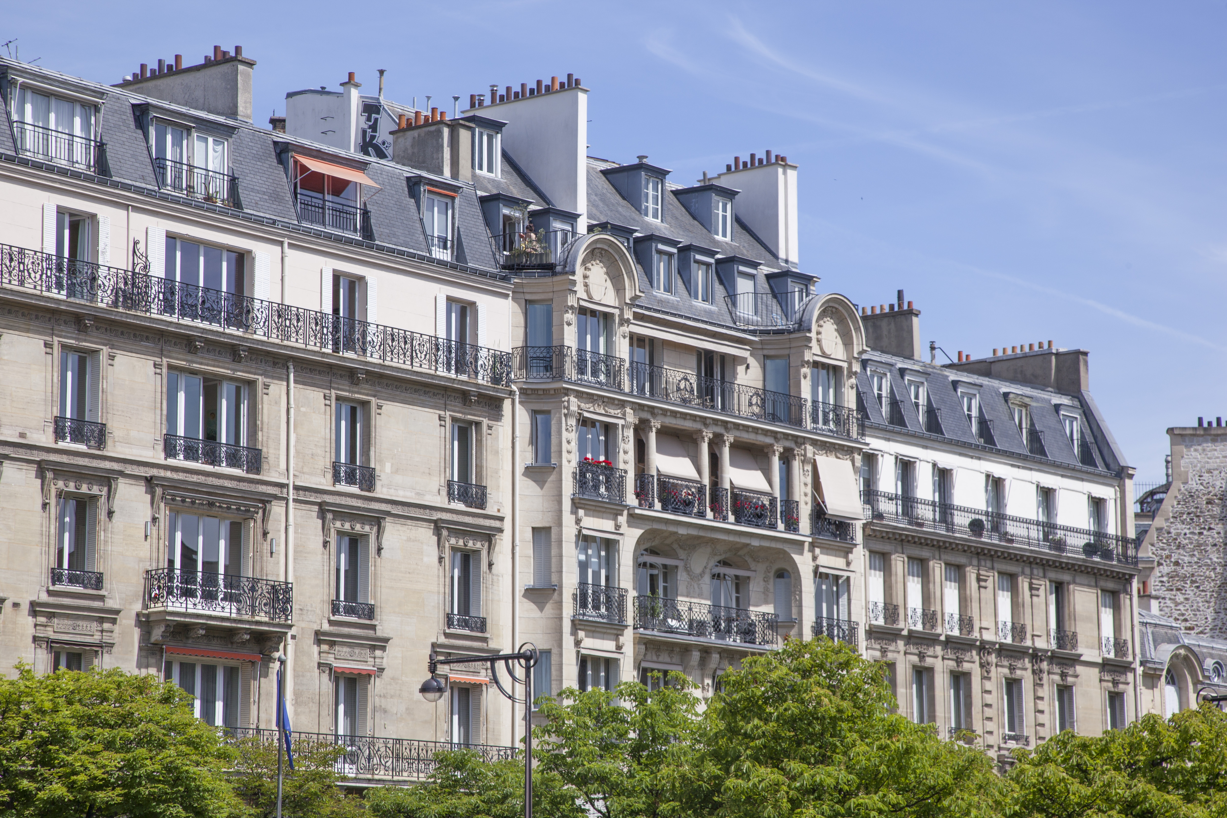Façade immeuble parisien quartier chaillot