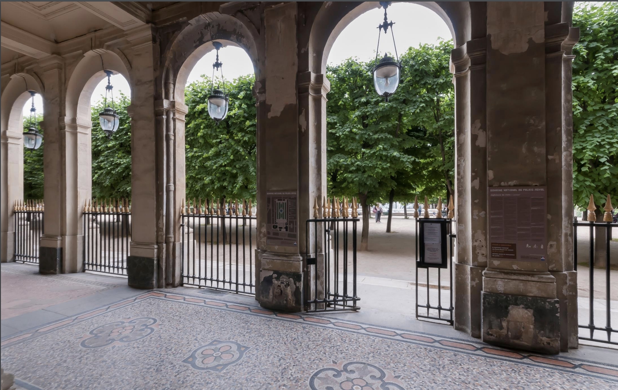 palais royal la luxueuse galerie d’Orléans paris